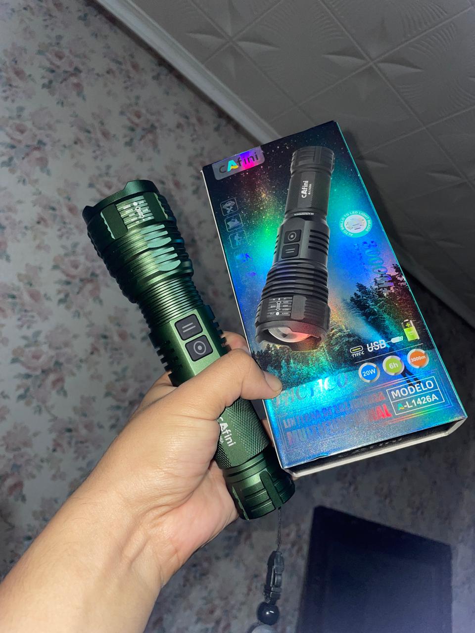 🔦 Linterna Cafini® Ultralight – ¡Iluminación, energía y versatilidad total!